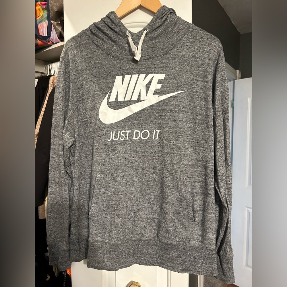 Women’s Nike lightweight hoodie